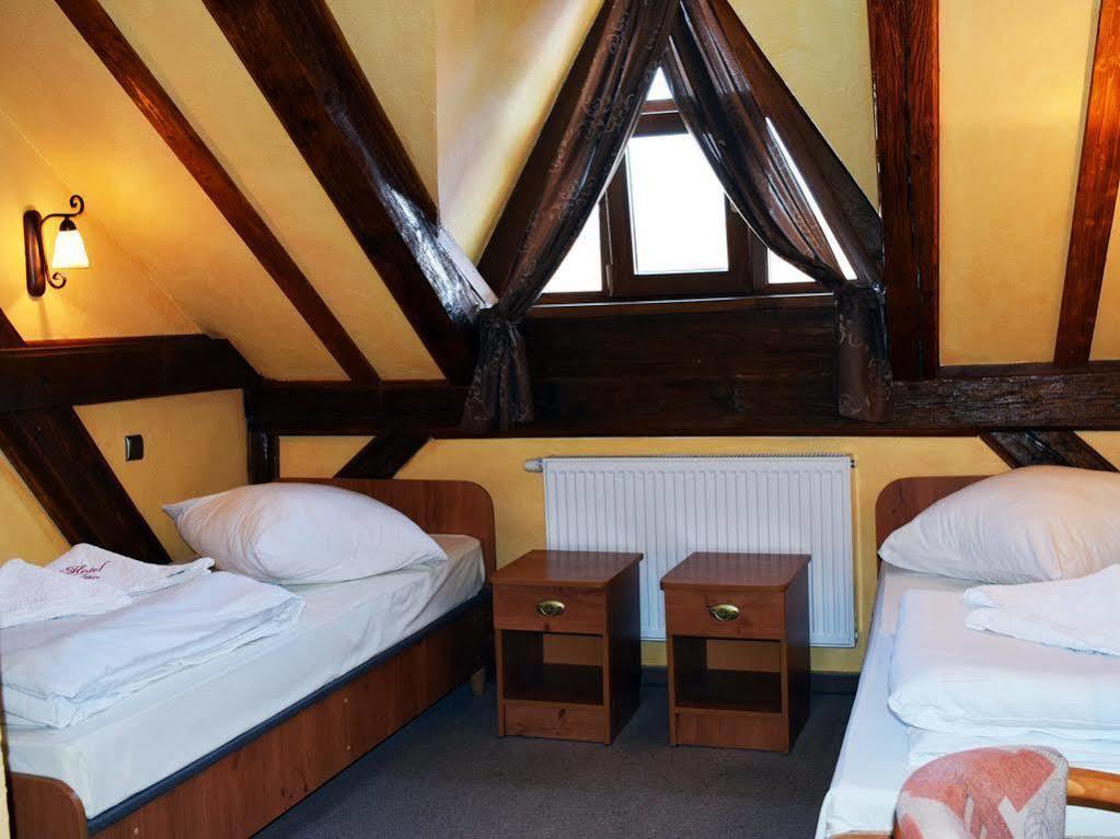 Hotel Jan Zgorzelec Kültér fotó